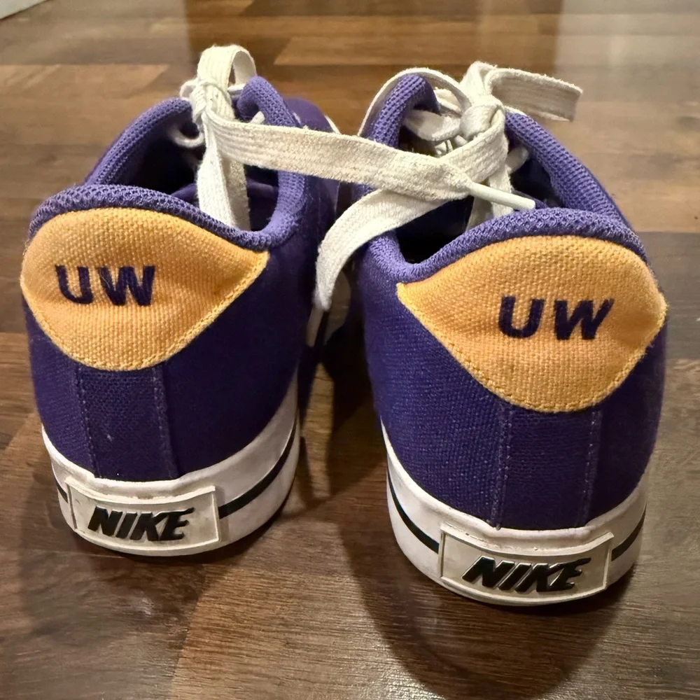 Unique UW University of Washington Nike Purple and Yellow Sneakers (women’s 7.5)